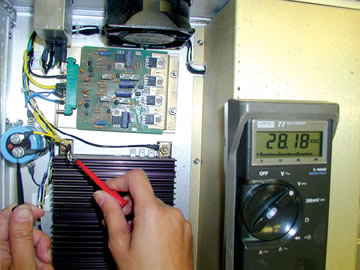Measuring the voltage to the amplifier